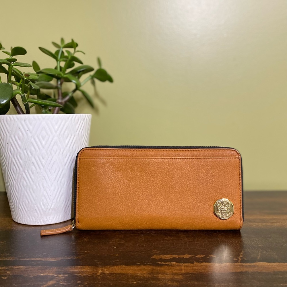 Vince Camuto Brown Zipper Wallet